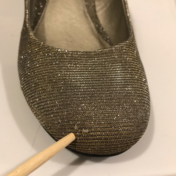 CL by Laundry Wedge Shoe. Size: 7 - Picture 5 of 8